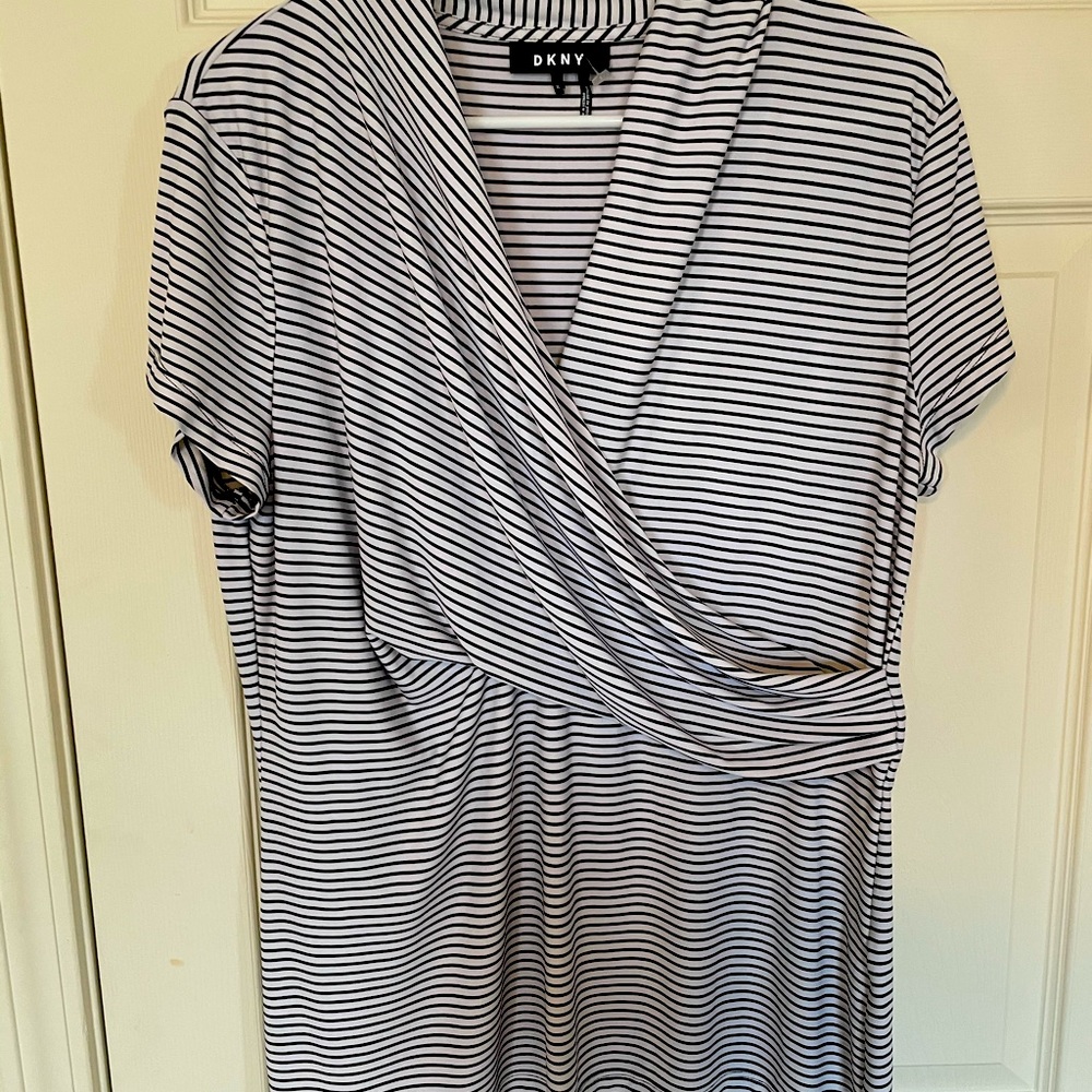 Like new DKNY top
